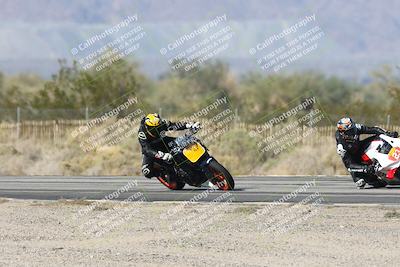 media/Dec-01-2025-Moto Forza (Mon) [[2daa91e15f]]/1-Advanced Group/Session 3 (Turn 3)/